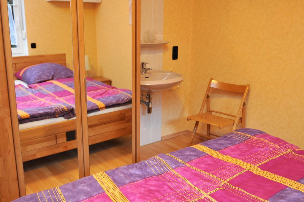 Ferienwohnung Heinen Schleiden Kamer foto